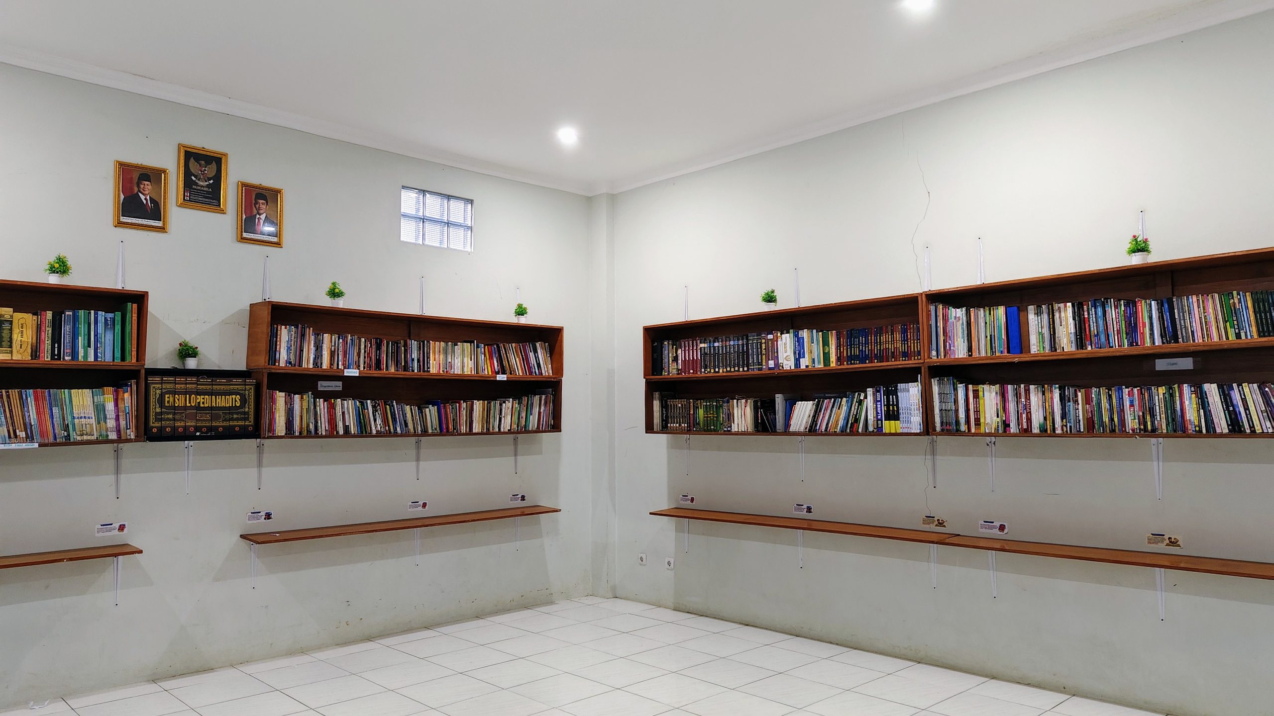 Perpustakaan Shuffah Al-Jama'ah, Pesantren Favorot Tasikmalaya